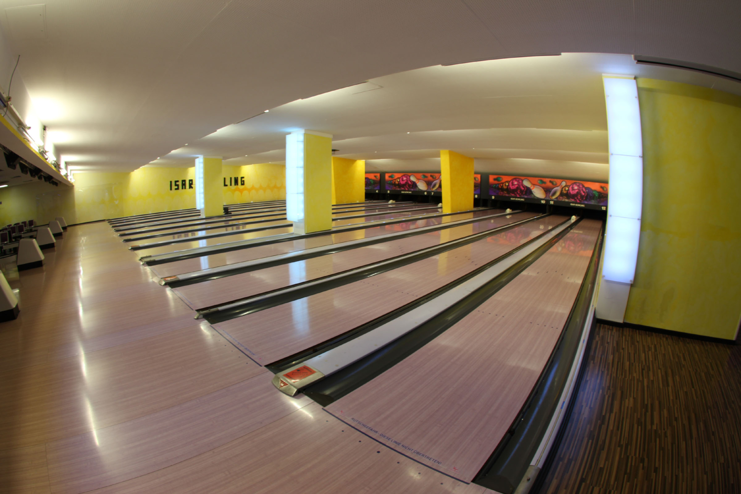 Unsere Halle Billard und Bowling Paradies